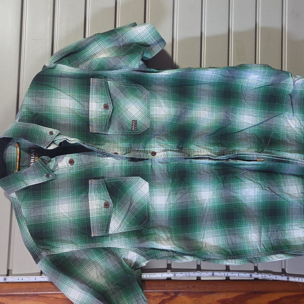 Ariat Men's Casual Green Plaid Button Down Shirt